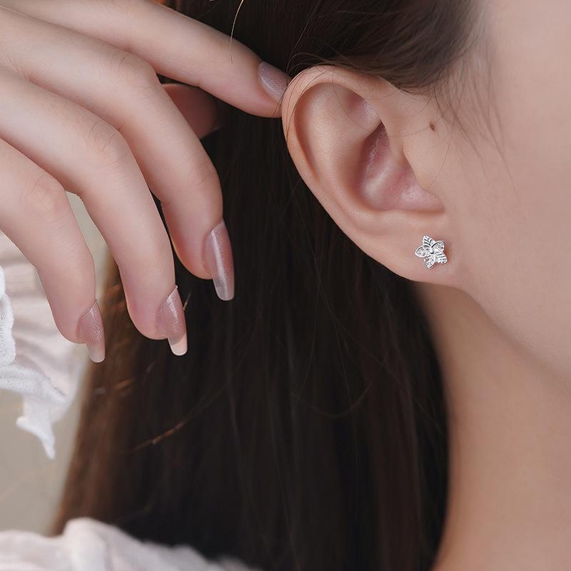 Flower Screw Ears for Women Fresh Sweet Simple Versatile Earrings High-end Earrings