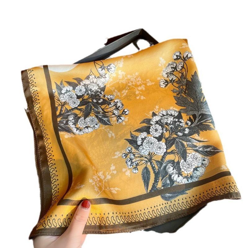 New Yellow and White Daisy Plain Crepe Satin Printed Silk Scarf Spring High-grade Mulberry Silk Small Square Scarf Gift