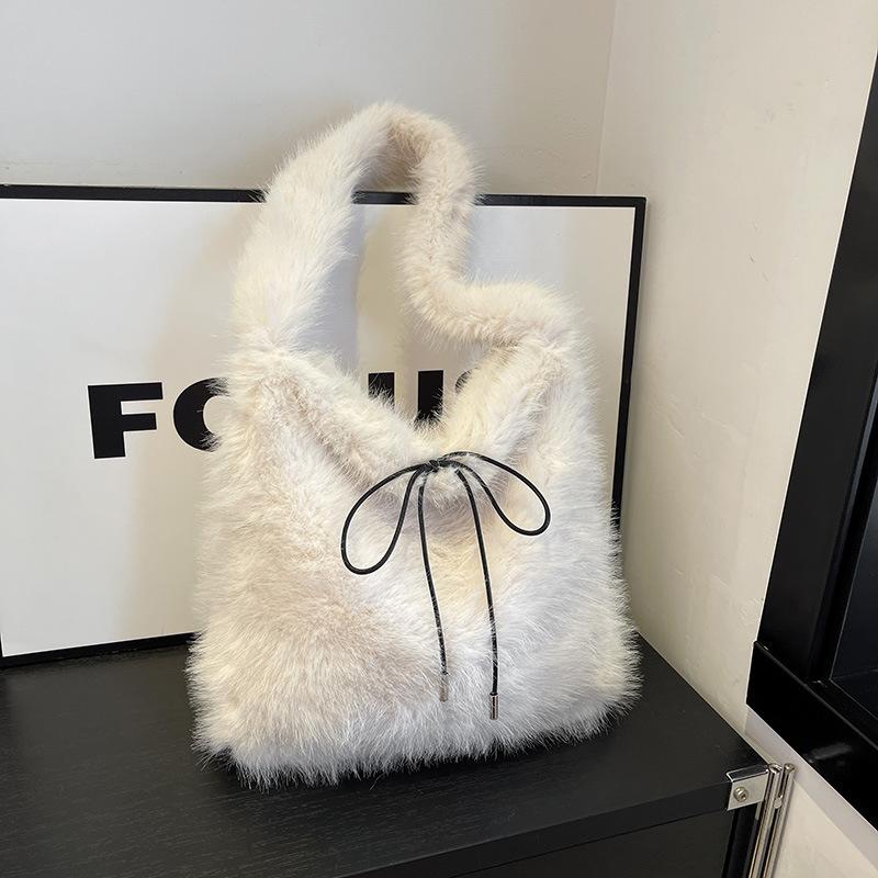 

Премиальная плюшевая сумка женская осень-зима новая большая вместительная на плечо сумка-тоут ленивый ветер сумка под мышкой покинуть белый