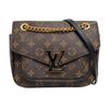 [Pre-Owned] Passy Classic Monogram Adjustable Shoulder Strap Coated Canvas With Leather Trim Messenger Bag - Very Good #1YI7XDI