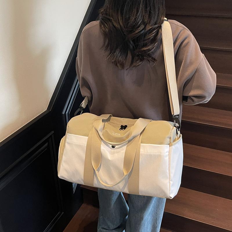 New large-capacity leisure sports fitness bag dry and wet separation storage bag simple and fashionable portable shoulder messenger bag
