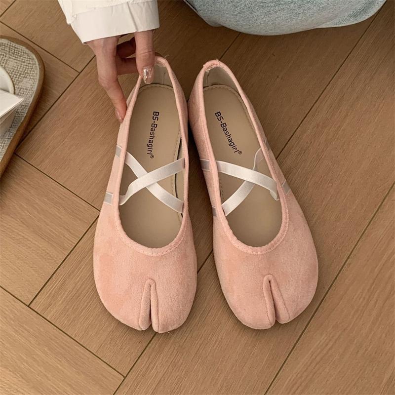 Fashion IPPEUM Tabi Sneakers Ballerina Shoes Women 2025 New Split Toe Ballet Flats