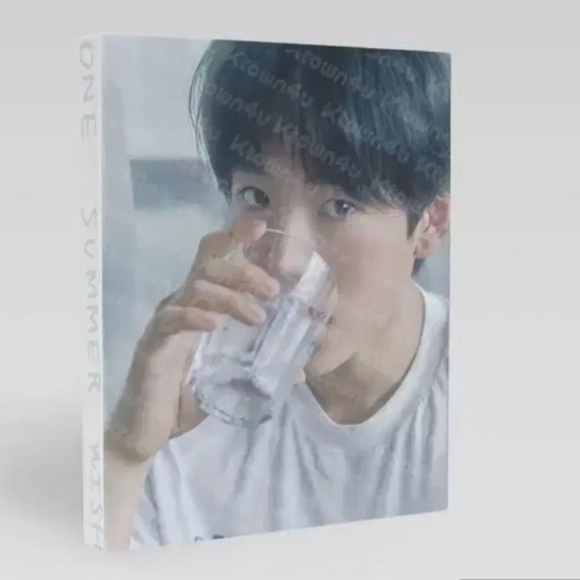 

(unopened) Nct Wish Exhibition Photobook Yushi