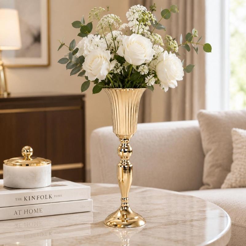Vases trompettes Support à fleurs Centres de table, Vases urnes avec finition dorée, Corps cannelé et base large pour présentoirs décoratifs d'intérieur