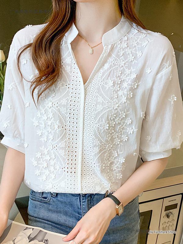 2026 Women's White V-Neck Embroidery Jacquard Lace Puff Sleeve Shirt