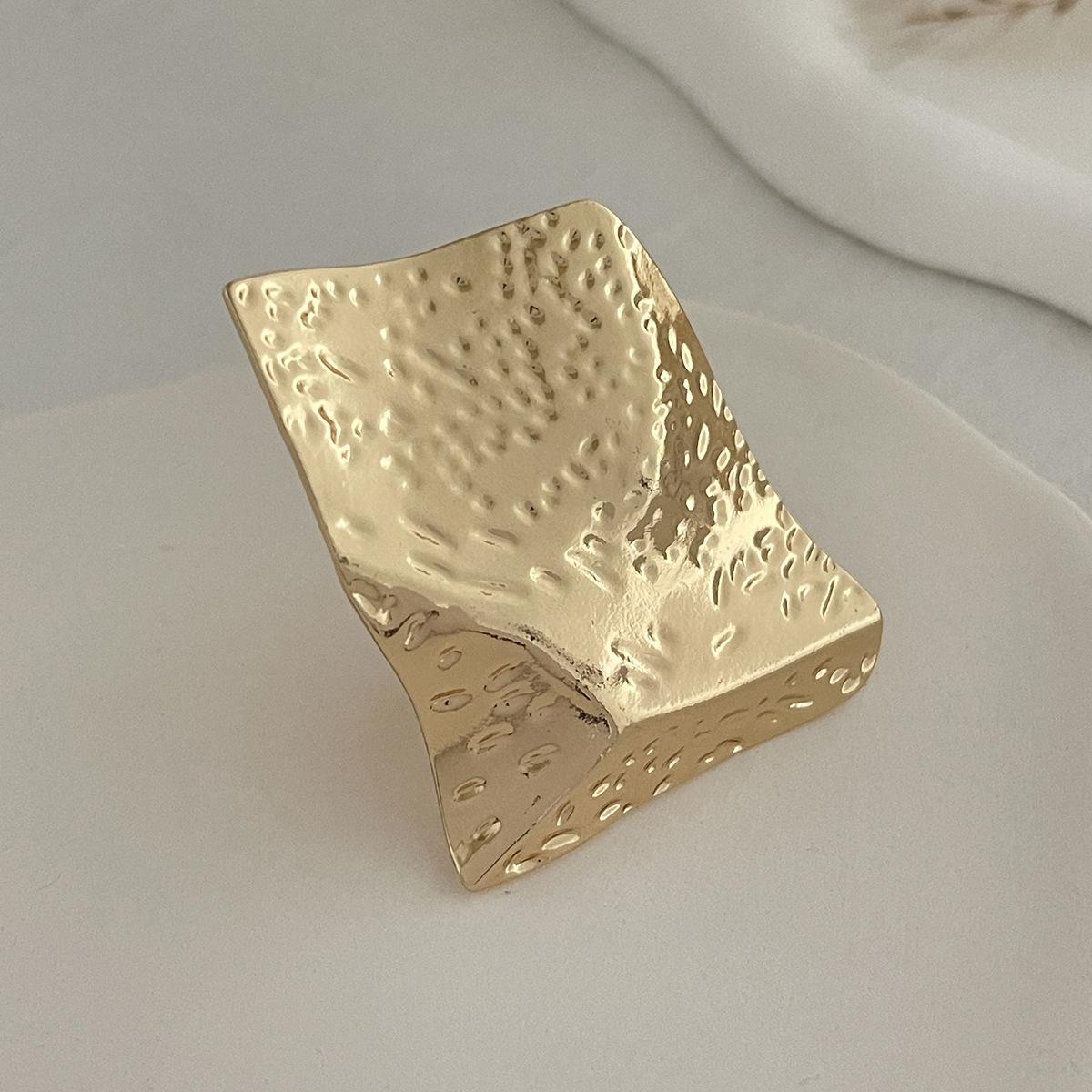 

Винтажные геометрические плиссированные кольца-суставы с цветком, золотого и серебряного цвета, нерегулярные кольца на фаланги с искусственным жемчугом, полые, модная бижутерия для женщин и мужчин