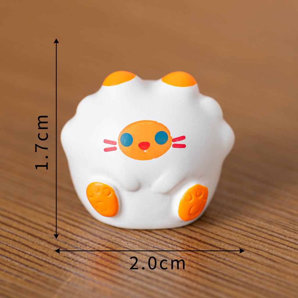 Resin Cute Cat Figure With Cartoon Design For Car Desk Decor And Gift Idea