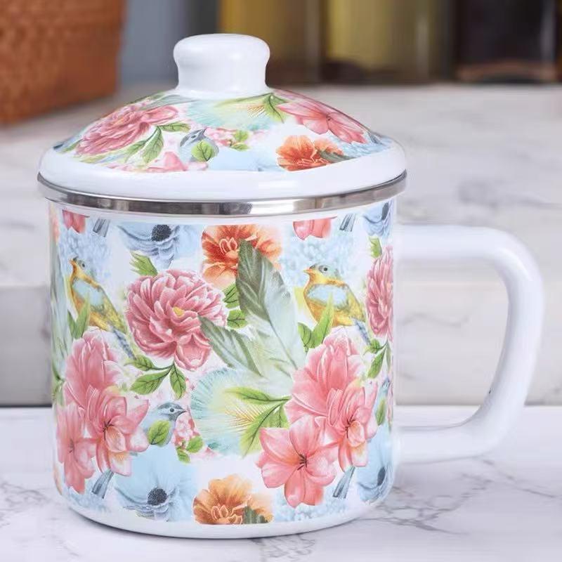 

Blue and White Porcelain Enamel Mug with Lid - Classic Teacup Design 9cm Diameter (500ml)