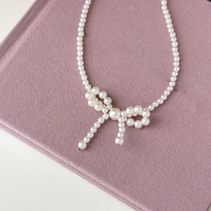 Unique Bowknot Pendant Necklace Fashion Beaded Necklace Elegant Necklace Alloy Texture Suitable for Daily Party Wear