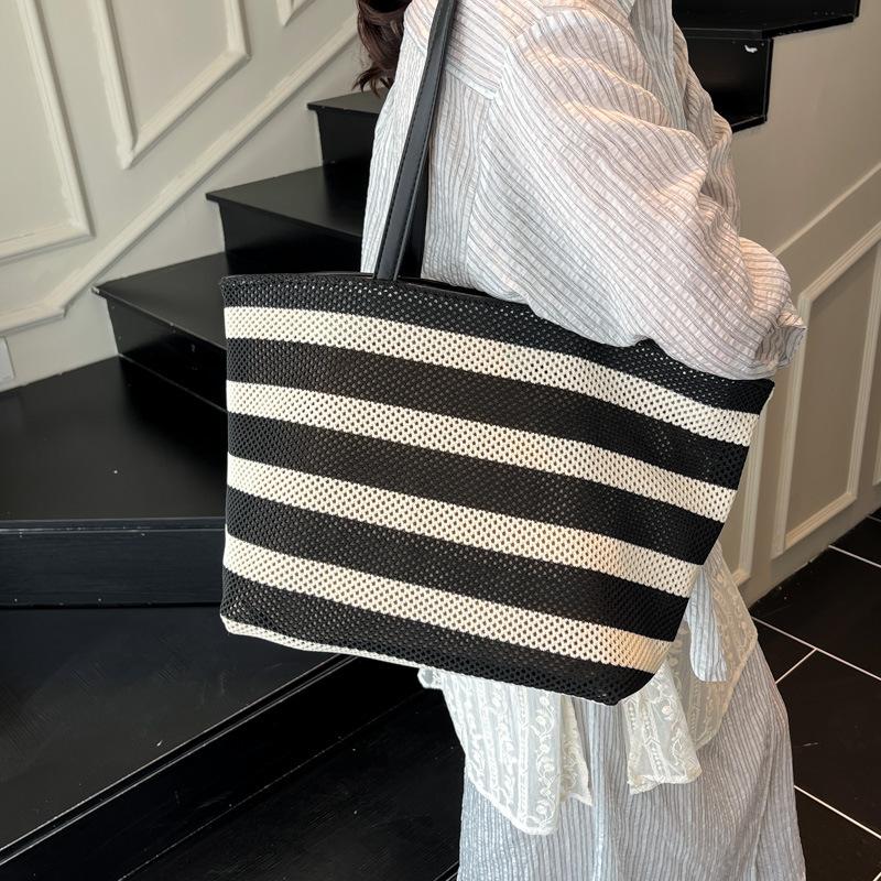 Black and White Striped Shopping Bag Lazy Wind Tote Bag Simple Woven Large-capacity Shoulder Commuter Bag