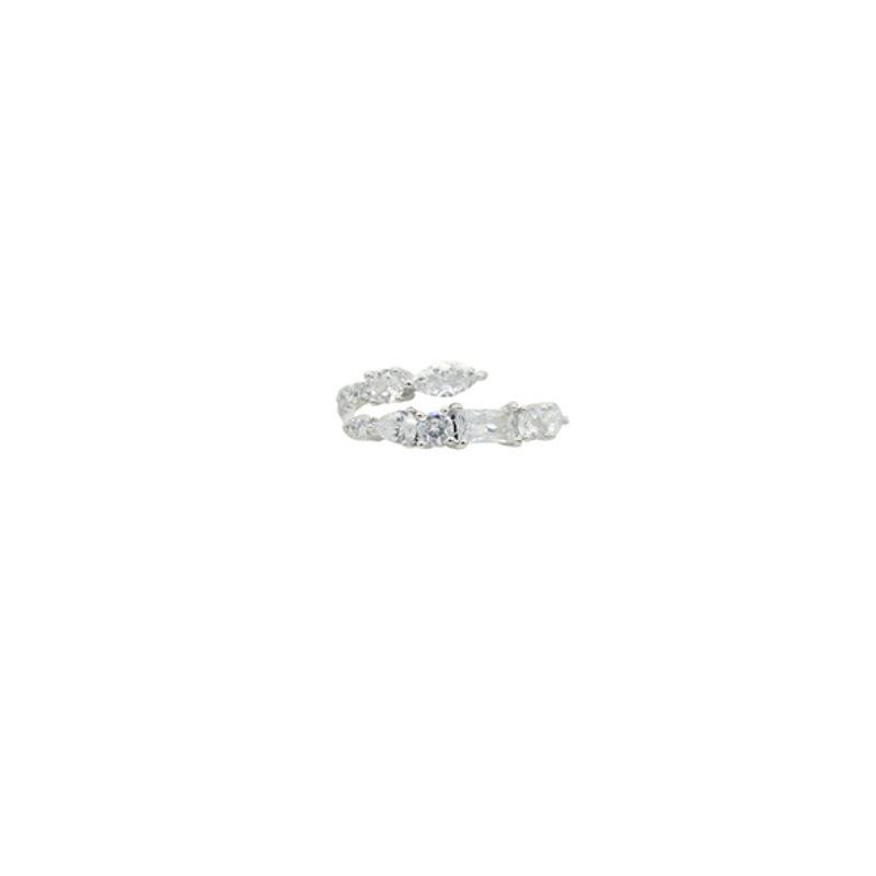 Chic Opendesign Ring With Shimmering Stones Perfect For Gifts Celebrations And