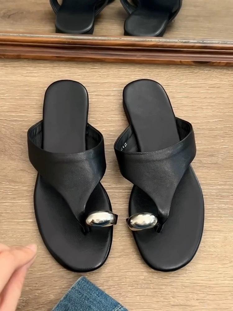 Sheepskin metal set toe flip-flops women wear new fashionable flat-bottomed cool slippers