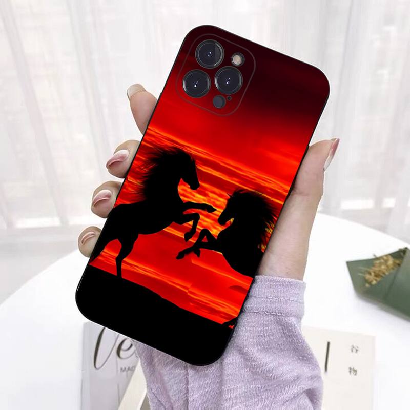 Running Horse Phone Case For iPhone 8 7 6 6S Plus X SE 2020 XR XS 14 11 12 13 Mini Pro Max Mobile Case