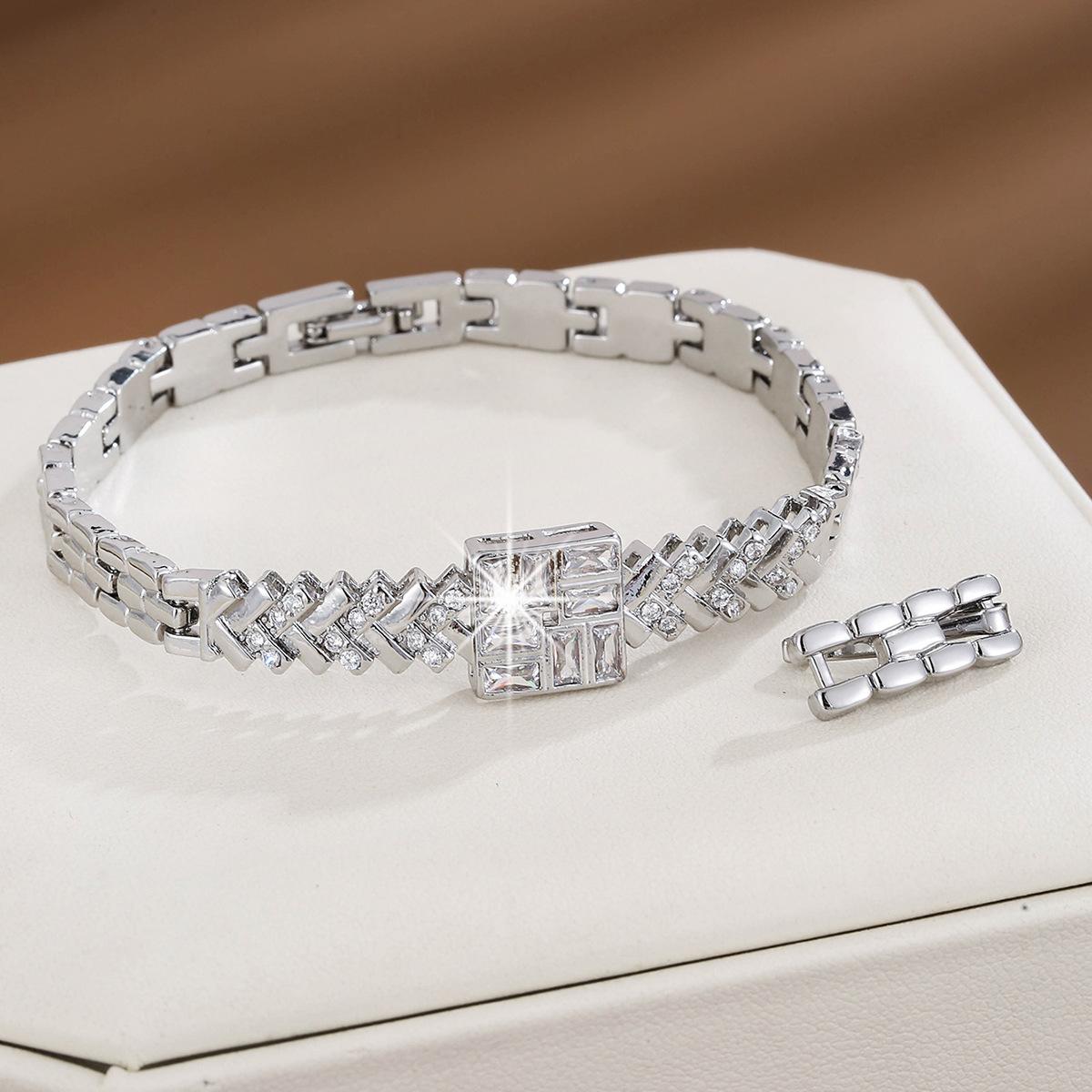 

Модный темпераментный микро-инкрустированный циркон Ins в холодном стиле, повседневный браслет-джокер серебряный