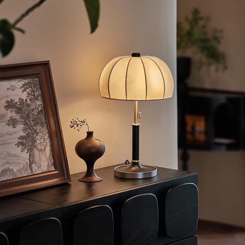 UOSU French Retro Wabi-Sabi Table Lamp