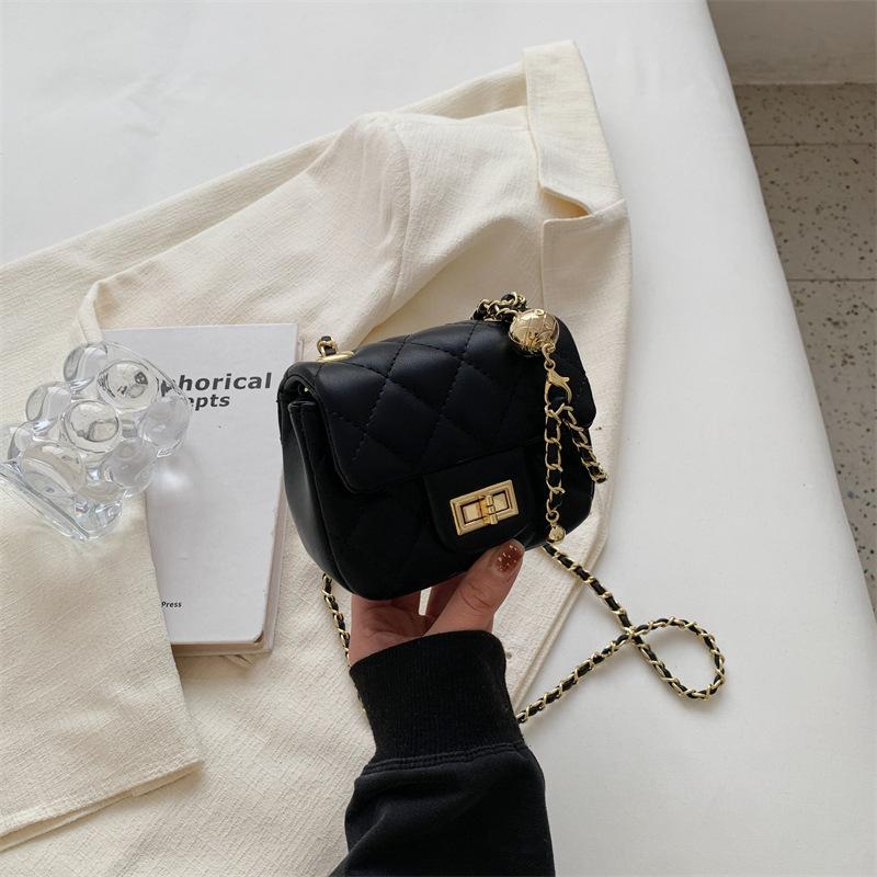 Новая сумка-малышка на бриллиантовой цепочке, женская новая универсальная маленькая квадратная сумка, нишевая сумка-мессенджер