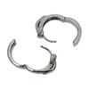 VIVIENNE WESTWOOD Boucles d'oreilles en laiton gravées de lettres Boucles d'oreilles homme Argent Noir 62030053S001