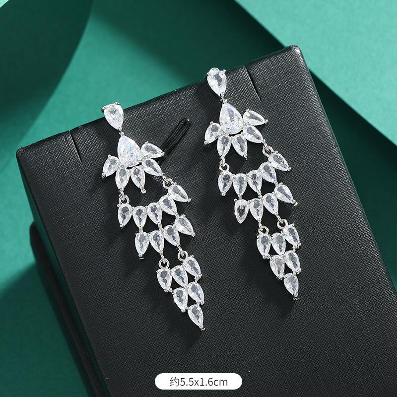 Niche Design High-end Zircon Stud Earrings Crystal Fringed Earrings High-end Temperament Exquisite Long Women's Earrings Earrings