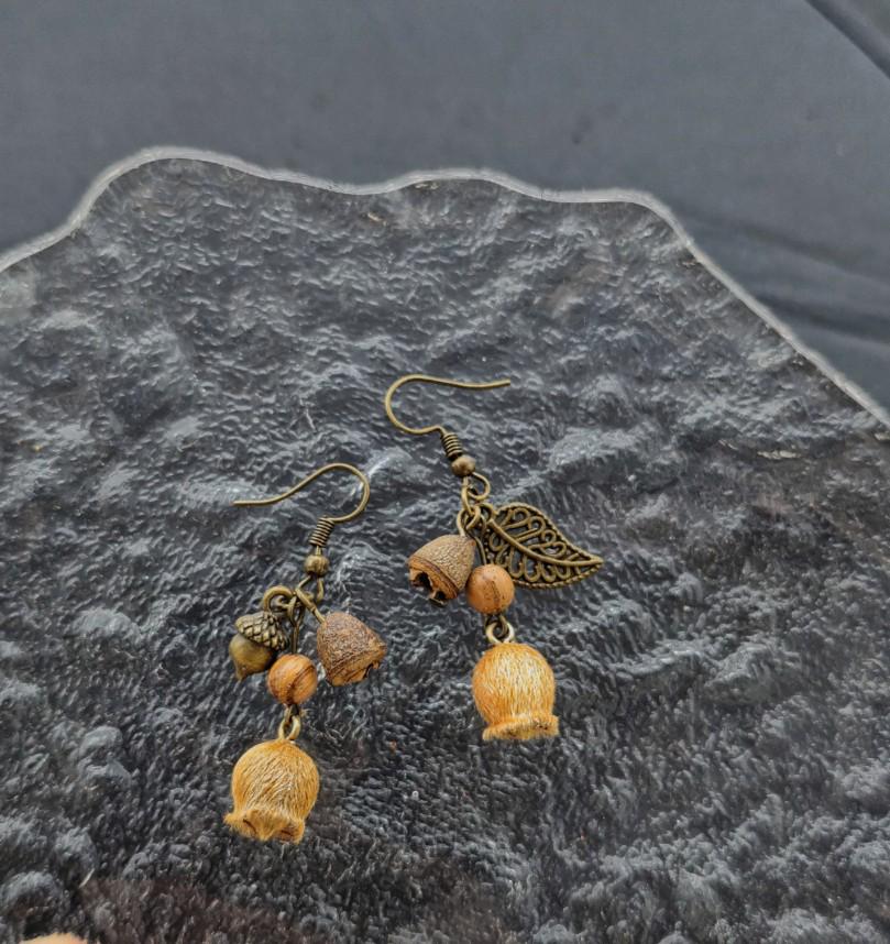 Zapfen Eichel Handgefertigt Echte Pflanze Ohrstecker, Umwandelbar in Ohrclips