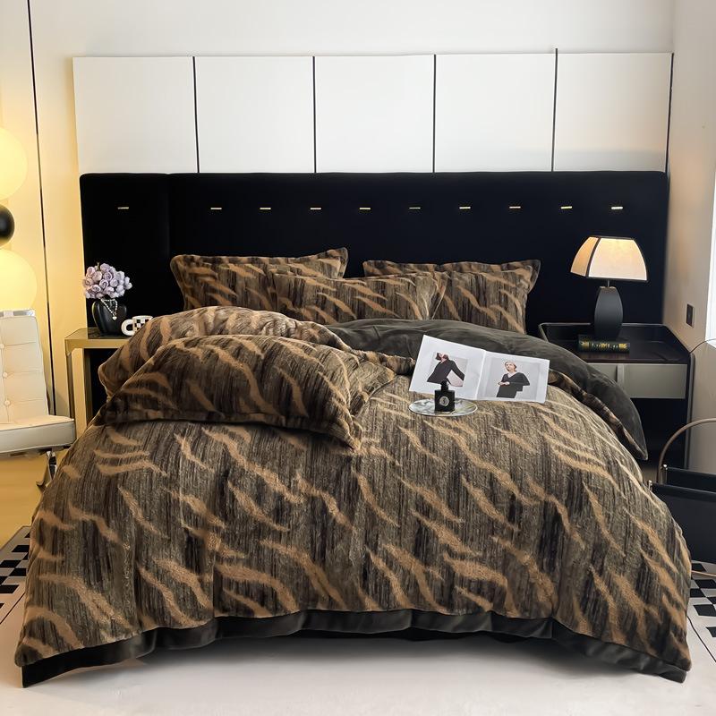 Retro Light Luxury Leopard Print Thickened Rabbit Plush Milk Plush Four-Piece Set A Maternal And Infant Grade Bed Sheet Quilt Cover Bed Hat