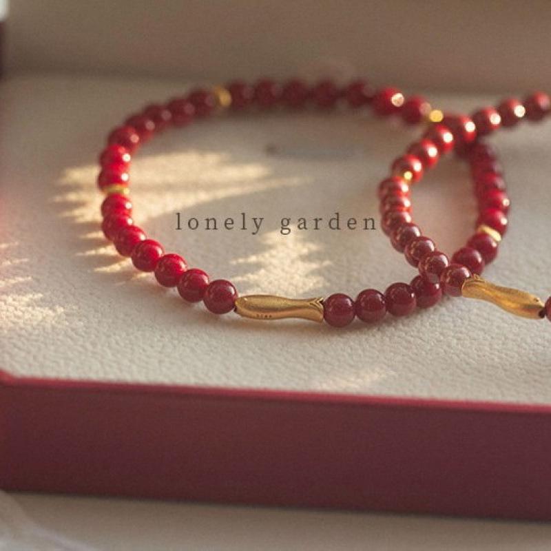 Ρετρό Βραχιόλι με Ψάρια Κόι: Μωβ Κιννάβαρι Σχέδιο με Χάντρες για Αφθονία και Πλούτο Γυναικών