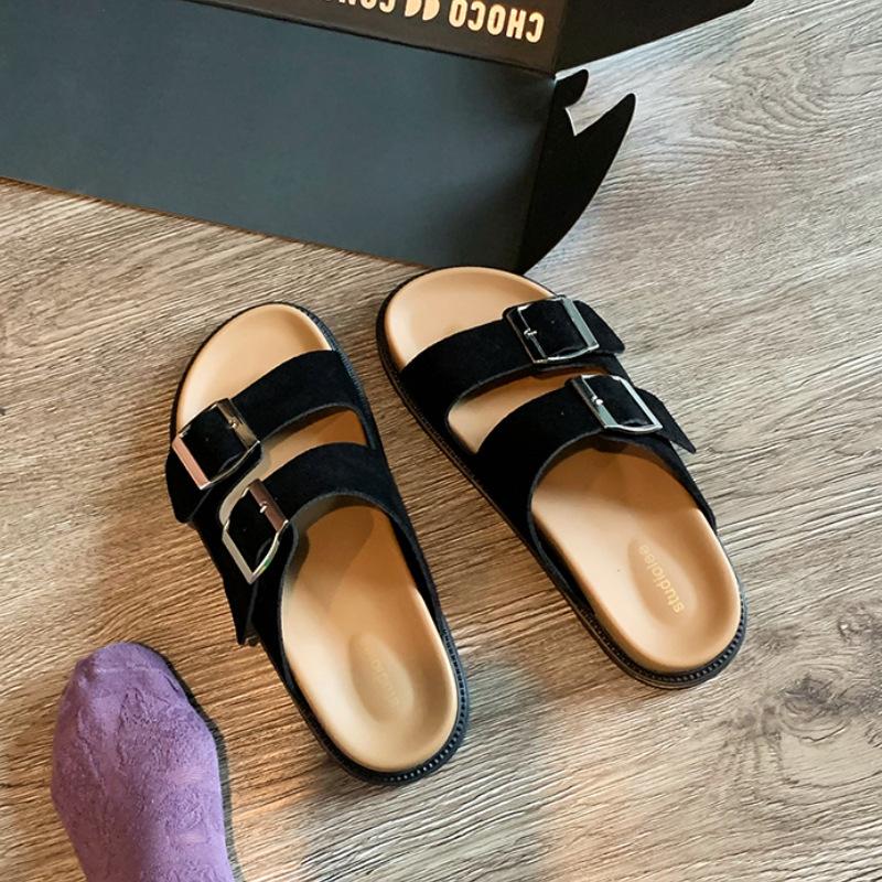 

Модные женские туфли на плоской подошве, пляжные сандалии, летние модные шлепанцы для платья 2024 года, новые уличные шлепанцы с толстой подошвой и двойной пряжкой 36 чёрный