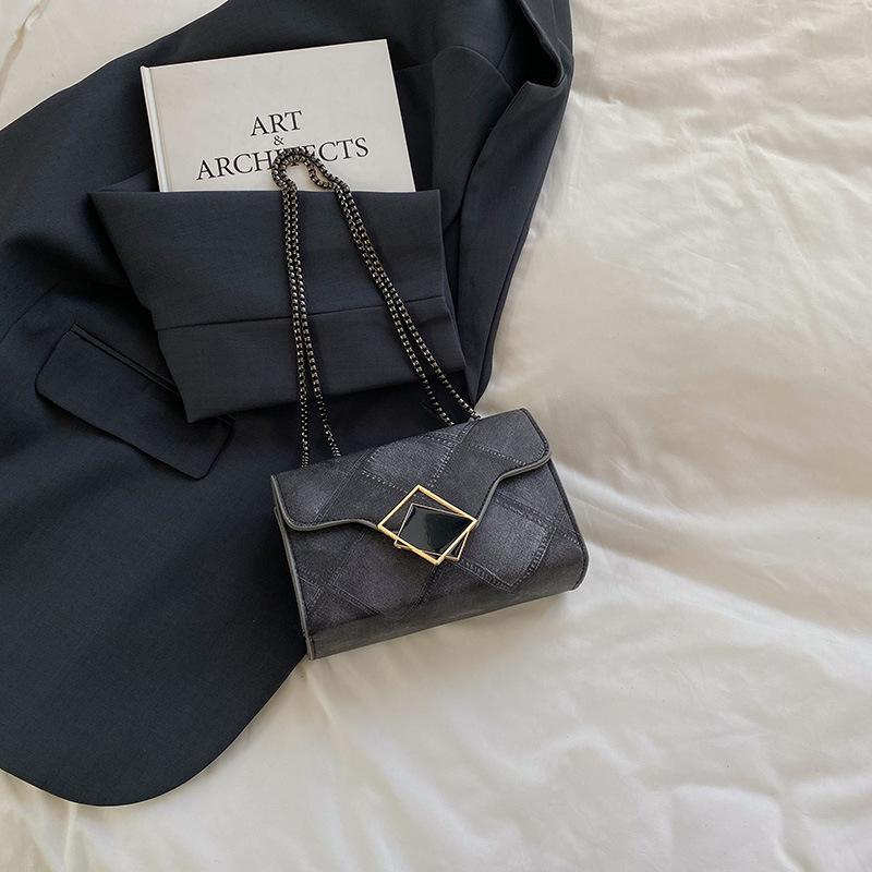 

Сумка женская новая ретро маленькая квадратная сумка модная сумка через плечо цепочка подмышка чёрный