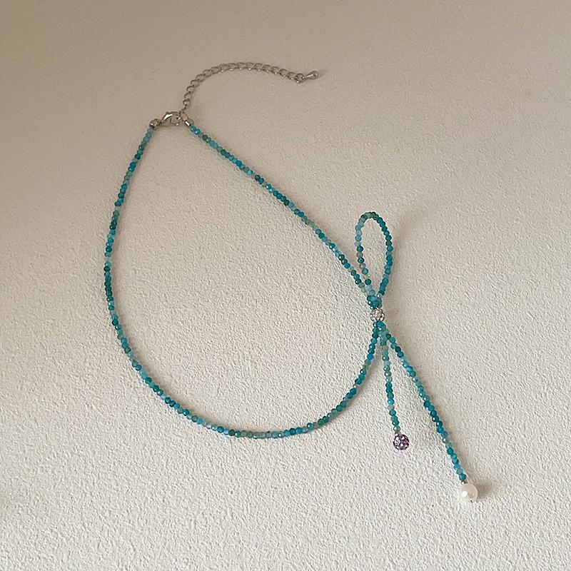 

Ожерелье-бантик из зеленых кристаллов с бусинами Женское маленькое, свежее, нежное, темпераментное, милое, индивидуальное, универсальное, цепочка на шею, цепочка на ключицу