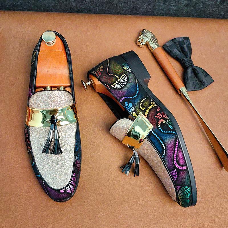 New Men's Pointed Mixed Patchwork Tassel Loafter Patent Leather Casual Shoes Male Formal Wedding Dress Homecoming Zapatos Hombre