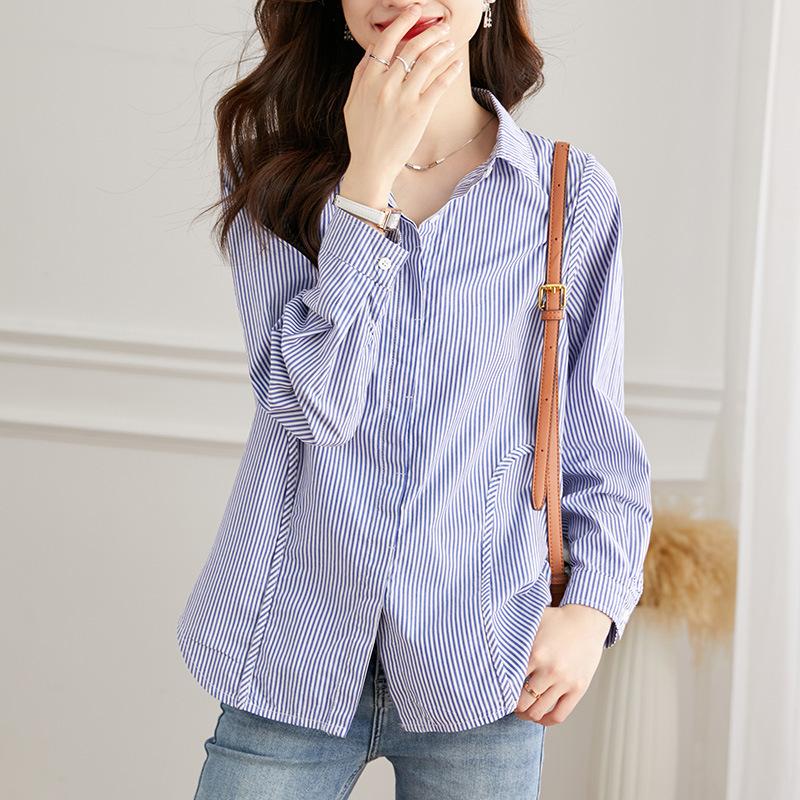 Blau gestreiftes Hemd für Damen Langärmlig Mittellang Vielseitige Oberteile für Frühlingskleidung Um schlanker und zarter auszusehen Reines Baumwollhemd
