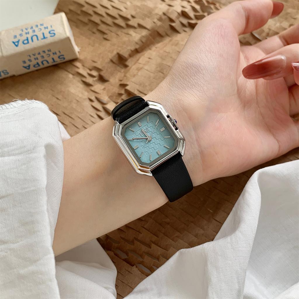 New Nordic retro small square watch for womenfashionable and elegantlight luxury women's leather quartz watch high-end selection