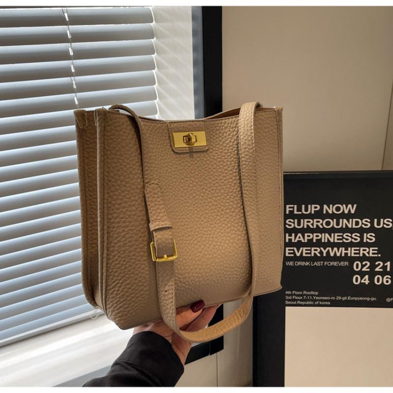 Large-capacity Tote Bag, New Trendy Women's Bag, Fashionable and Versatile Shoulder Bag, Textured Retro Bucket Bag.