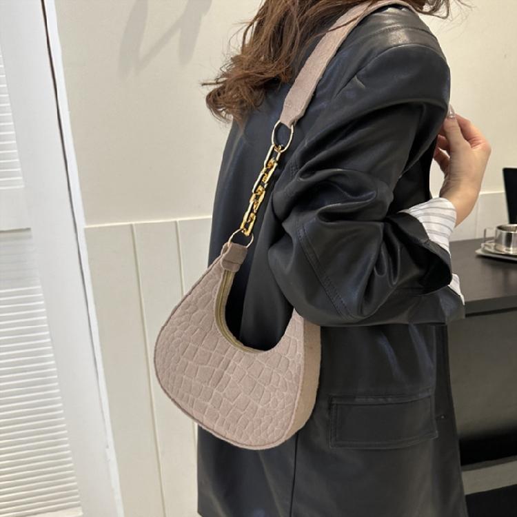 Sophisticated Shoulder Bag Felt Handbag Crossbody Bag with Chain Strap for Women