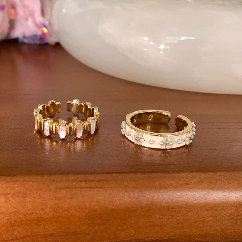 Contemporary Stylish And Korean Mother Of Pearl Flower Ring Ideal For Fashionforward Women