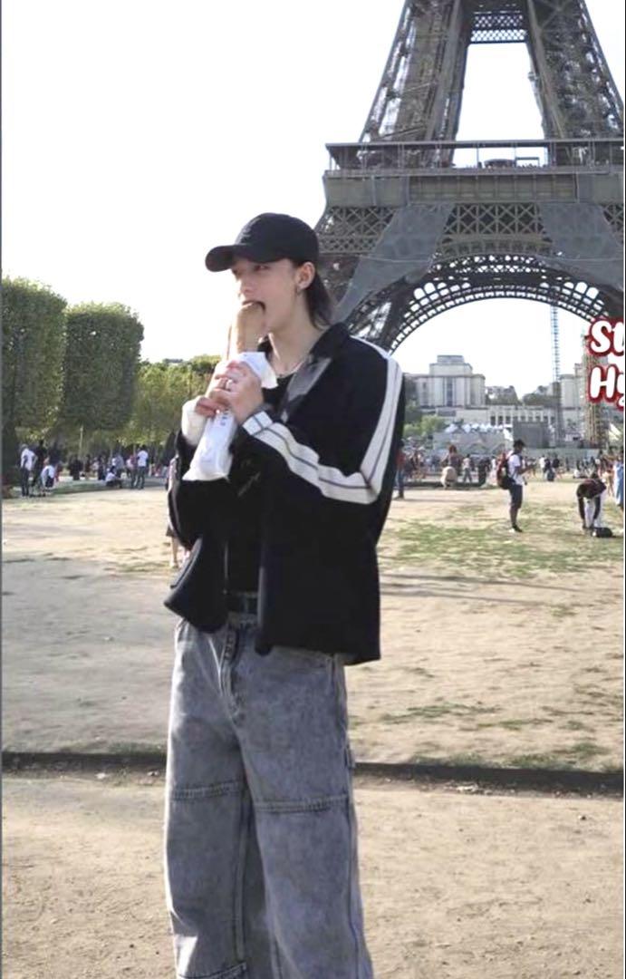 

[Б/У] Хёнджин из Stray Kids в джинсовой одежде MAISON MINED