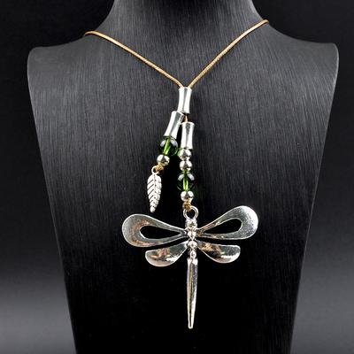 Naszyjnik w stylu vintage z ważką, zielone koraliki, biżuteria w stylu boho, regulowany sznurek, prezent