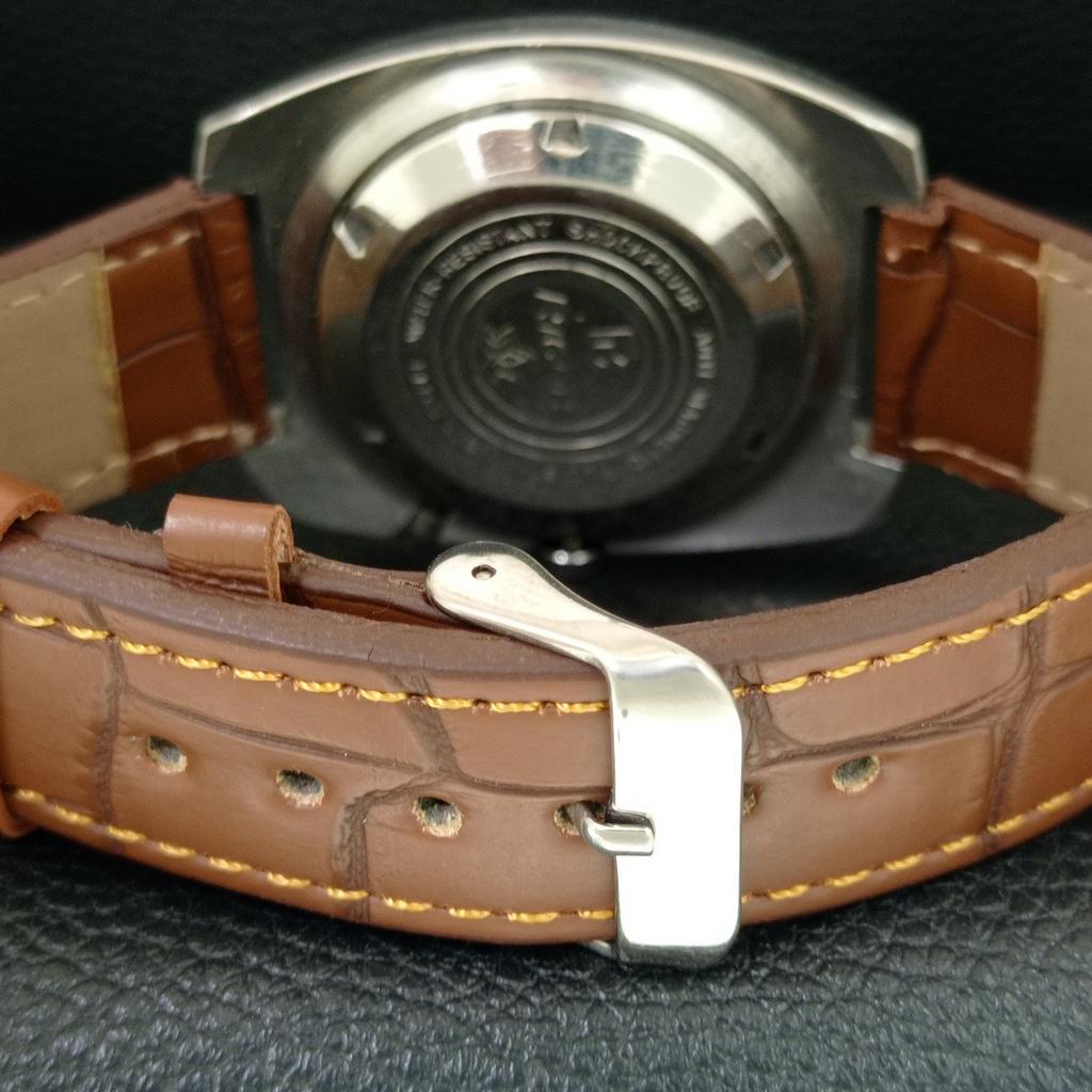 VINTAGE RICOH R31 AUTOMATIC JAPAN MENS YELLOW COLOR DIAL WATCH a707732-1