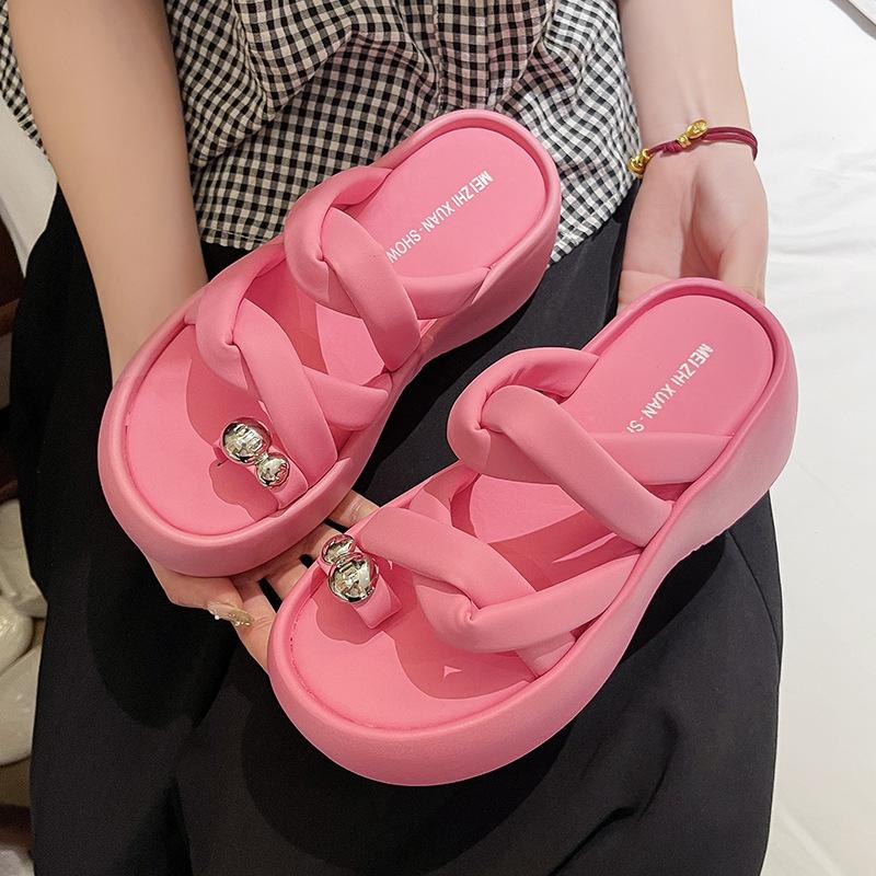 Xiaoxiangfeng Thick-soled Heightening Set of Toe Slippers for Women's Summer Wear Ins2025 New Internet Celebrity Super Fire Design Sandals