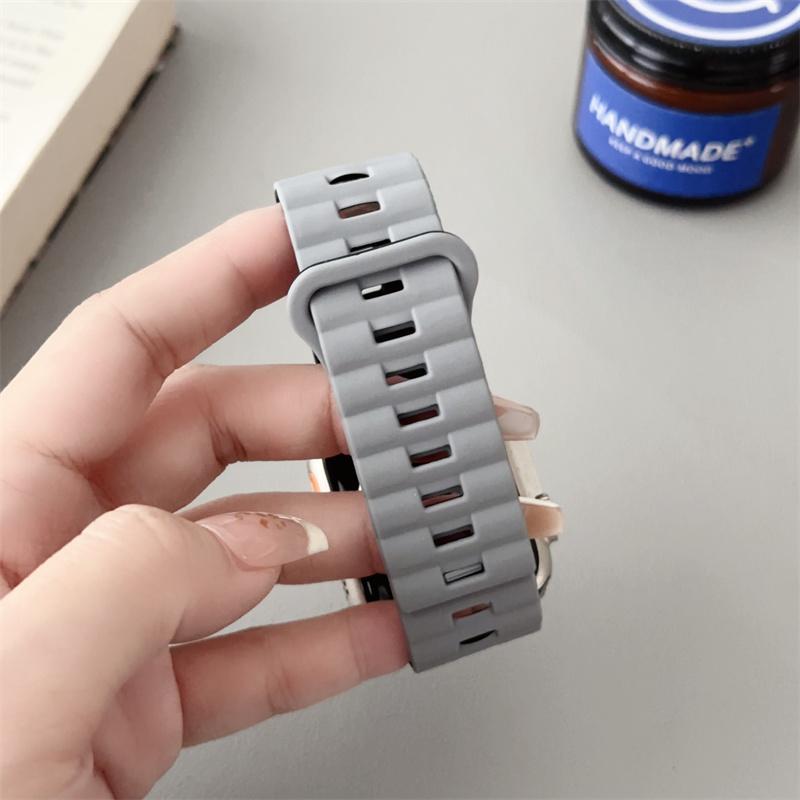 Silicone Loop Magnetic Strap For Apple Watch Band 44mm 40mm 45mm 49mm 41mm 38mm 42mm Bracelet iWatch Series 8 3 5 4 SE 6 7 Ultra