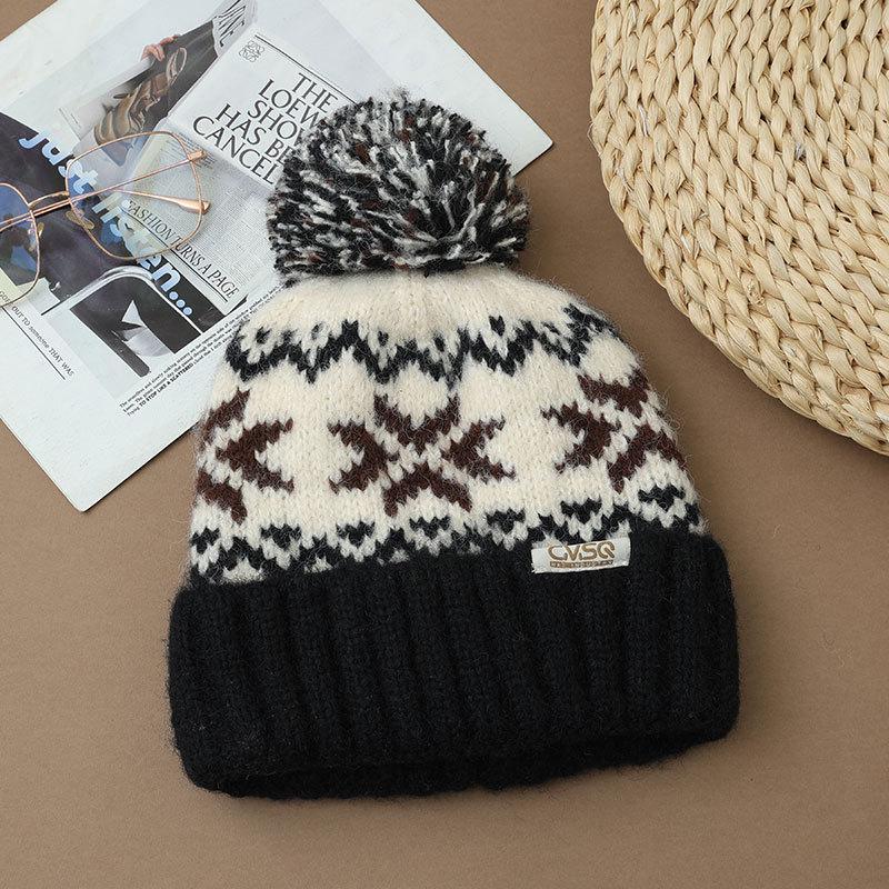 Fashion Maple Leaf Jacquard Warm Cap Women's Winter Plush Thick Cycling Sleeve Ear Protector Knitted Wool Cap