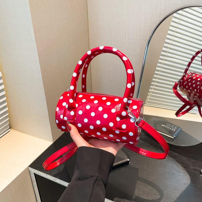 

2025 новая маленькая сумка корейская версия популярной сумки-подушки в горошек многофункциональная простая сумка-мессенджер на плечо женская сумка красный