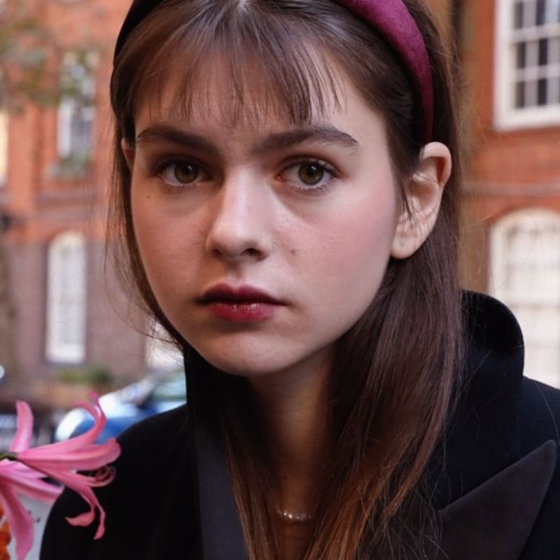 

Бархатная повязка на голову Elizabeth Moments цвета бургунди Burgundy