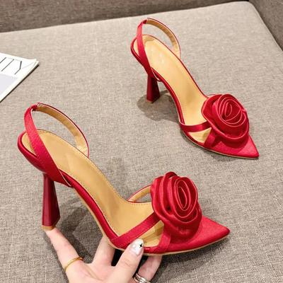 Mode Sommar Mode Sidenrosor Bakrem Klackskor Kvinnor Spetsig Öppen Tå Röda Höga Klackar Bröllop Bal Sko Zapatos Mujer
