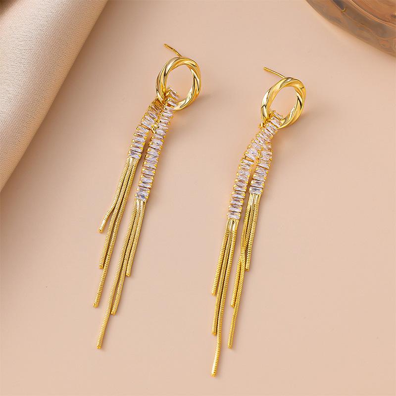 Tassel earrings exaggerated high-end zircon long chain earrings, European and American cold style earrings, stud earrings.