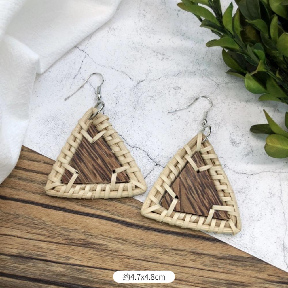 Vintage Mori Grass and Rattan Woven Handmade Earrings Bohemian Vacation Style Stud Earrings Female Ethnic Style Summer Ear Jewelry