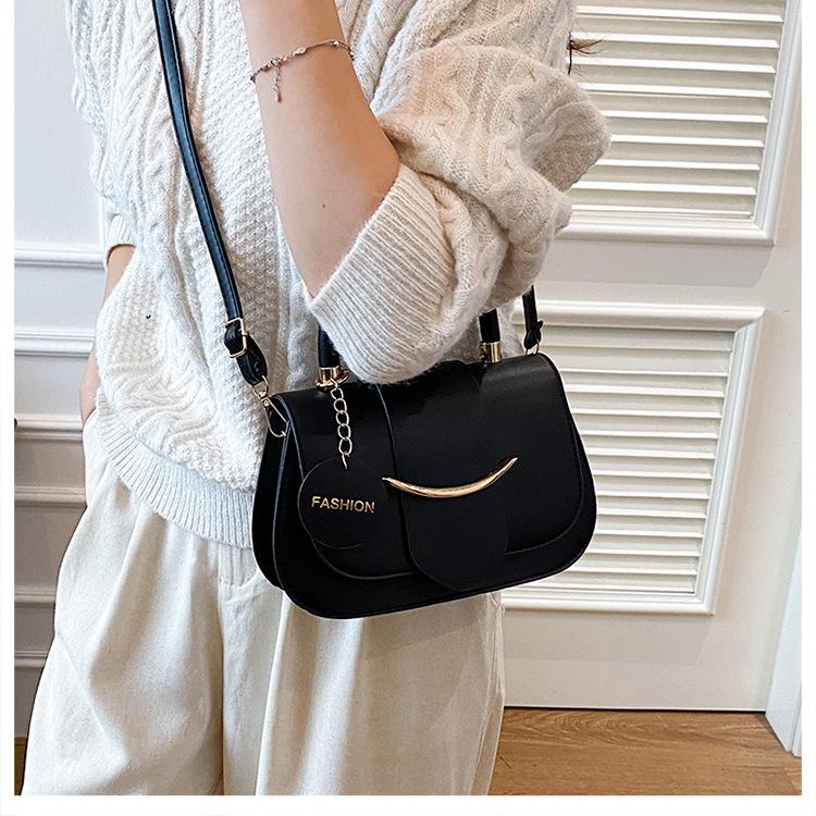 Women’s Summer Large-Capacity Minimalist Retro Solid Color Casual Crossbody Shoulder Armpit Bag