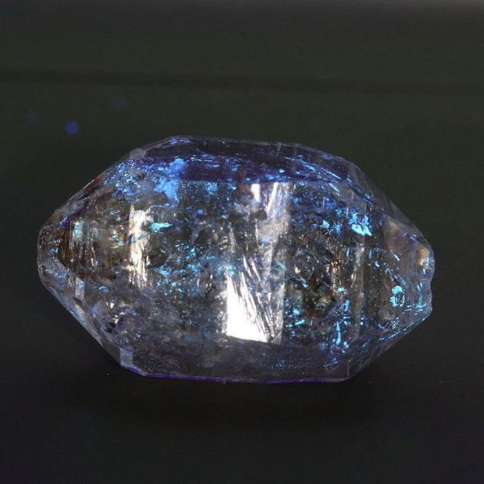 Pierres et Minéraux. Quartz Petrole. 9.04 ct. Balochistan, Pakistan.