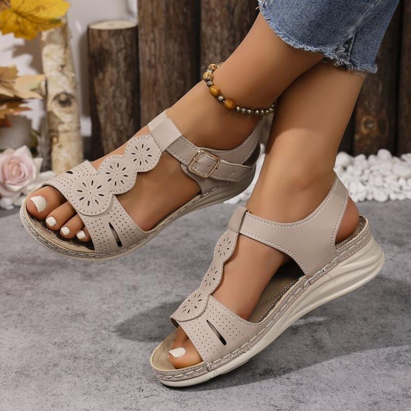 Large size one-word with wedge heel sandals for women, light and comfortable for summer wear, and versatile sandals for women