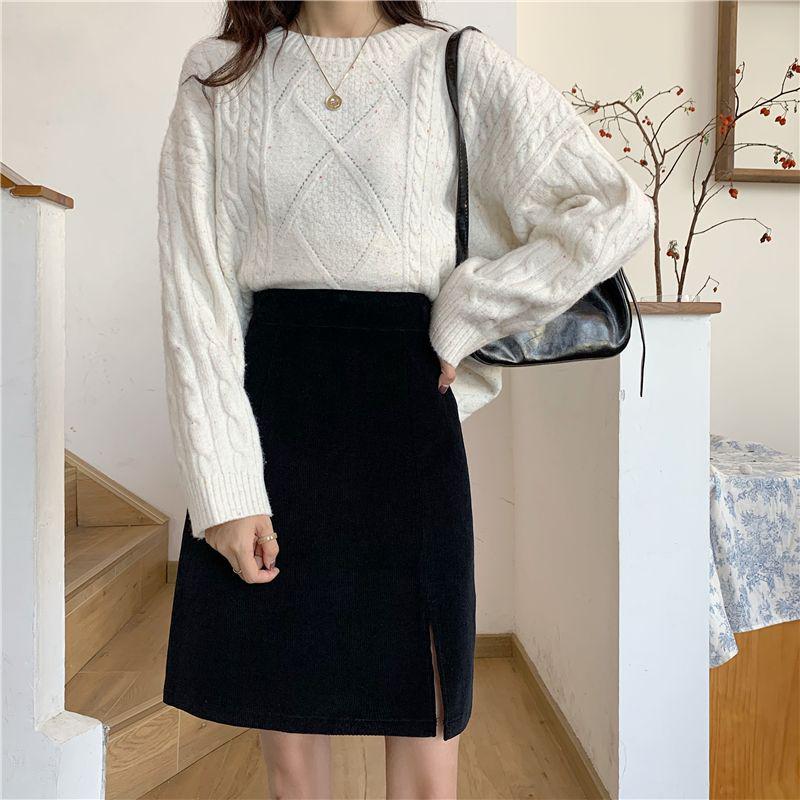 Plus Size A-line Corduroy Midi Skirt - High Waist, Black, Versatile, Hip-Hugging Pencil Skirt for Women