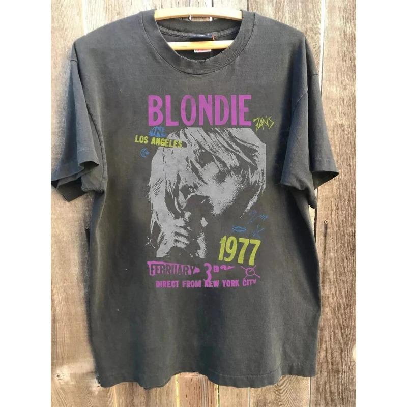 

Ruck Band Blondie Tour 1977 Retro Poster Print T-Shirt Summer Men s and Women s Loose and Breathable T-shirt Top S разноцветный